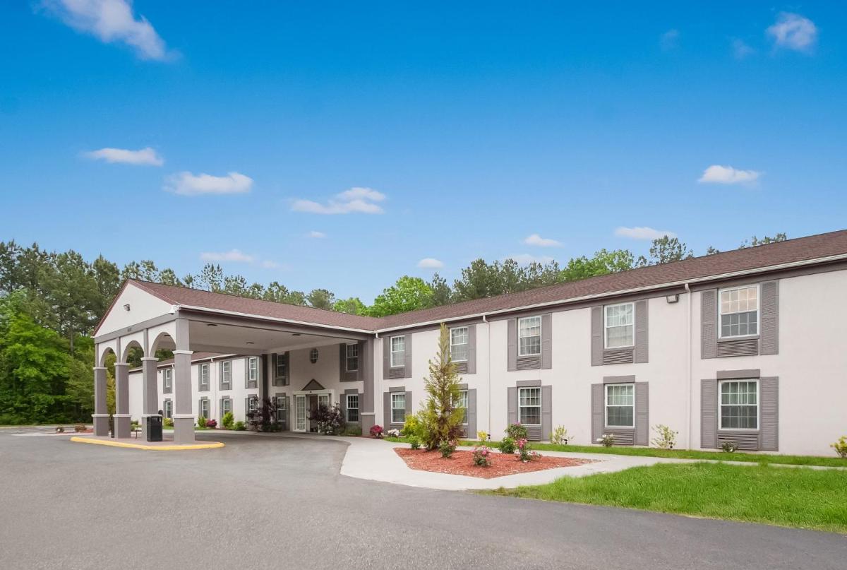 Popular attractions Area Nearby Property
